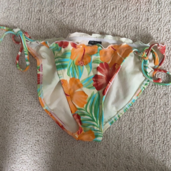 Old Navy Bikini - Picture 4 of 7